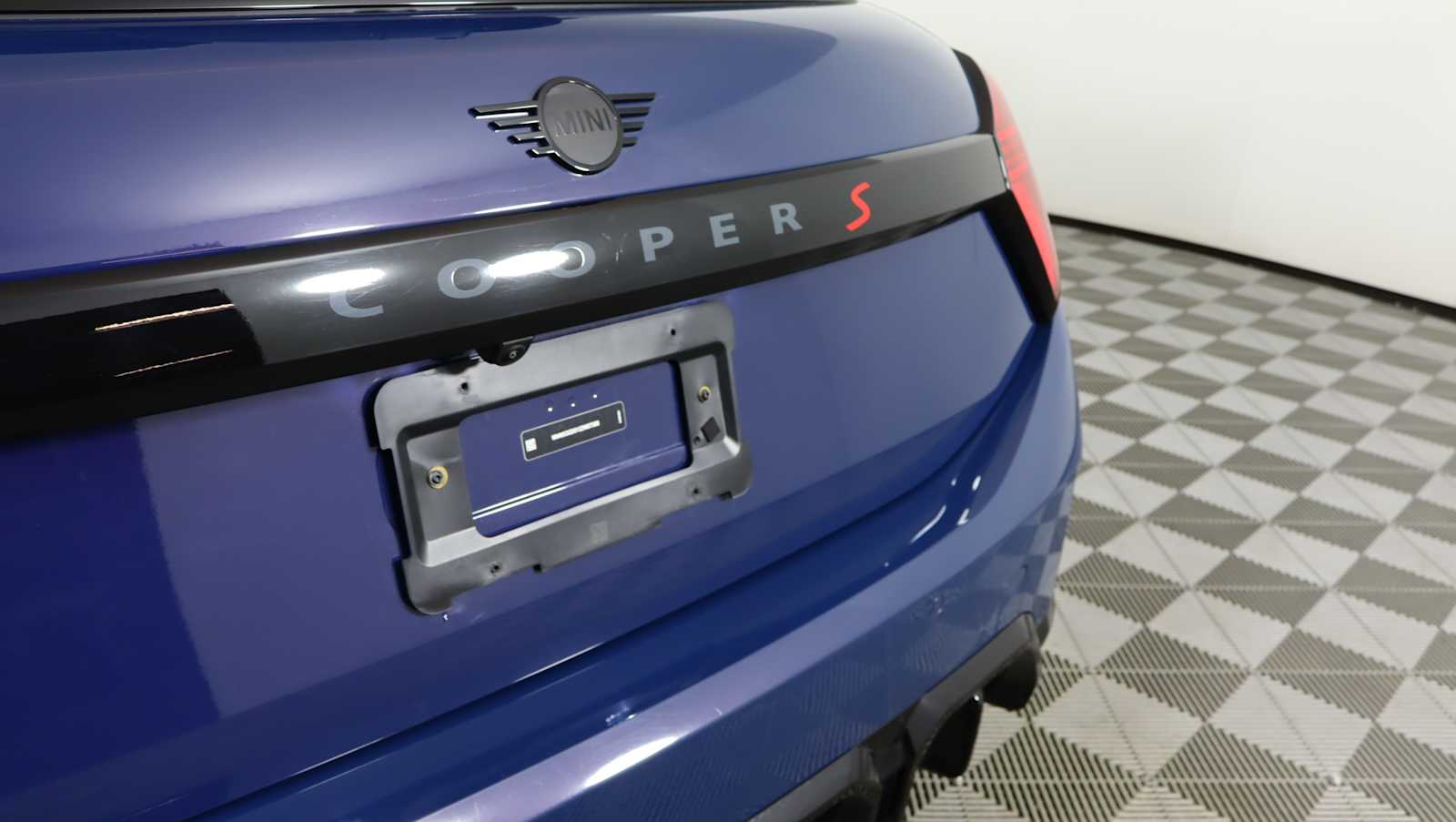 used 2025 MINI Hardtop 4 Door car, priced at $33,038