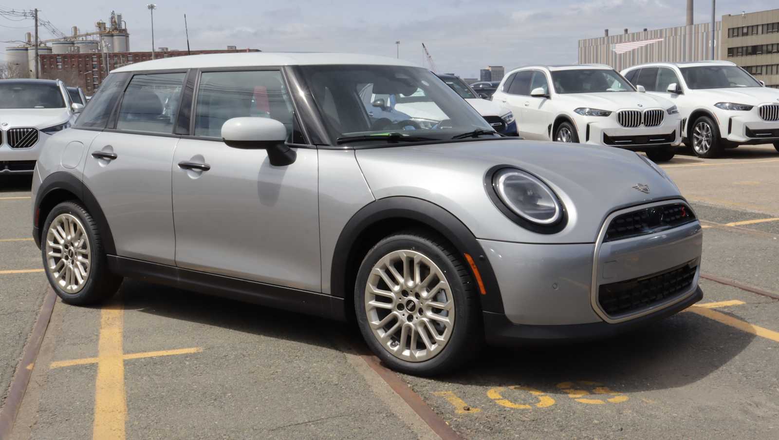 2026 MINI Hardtop Cooper S's photo