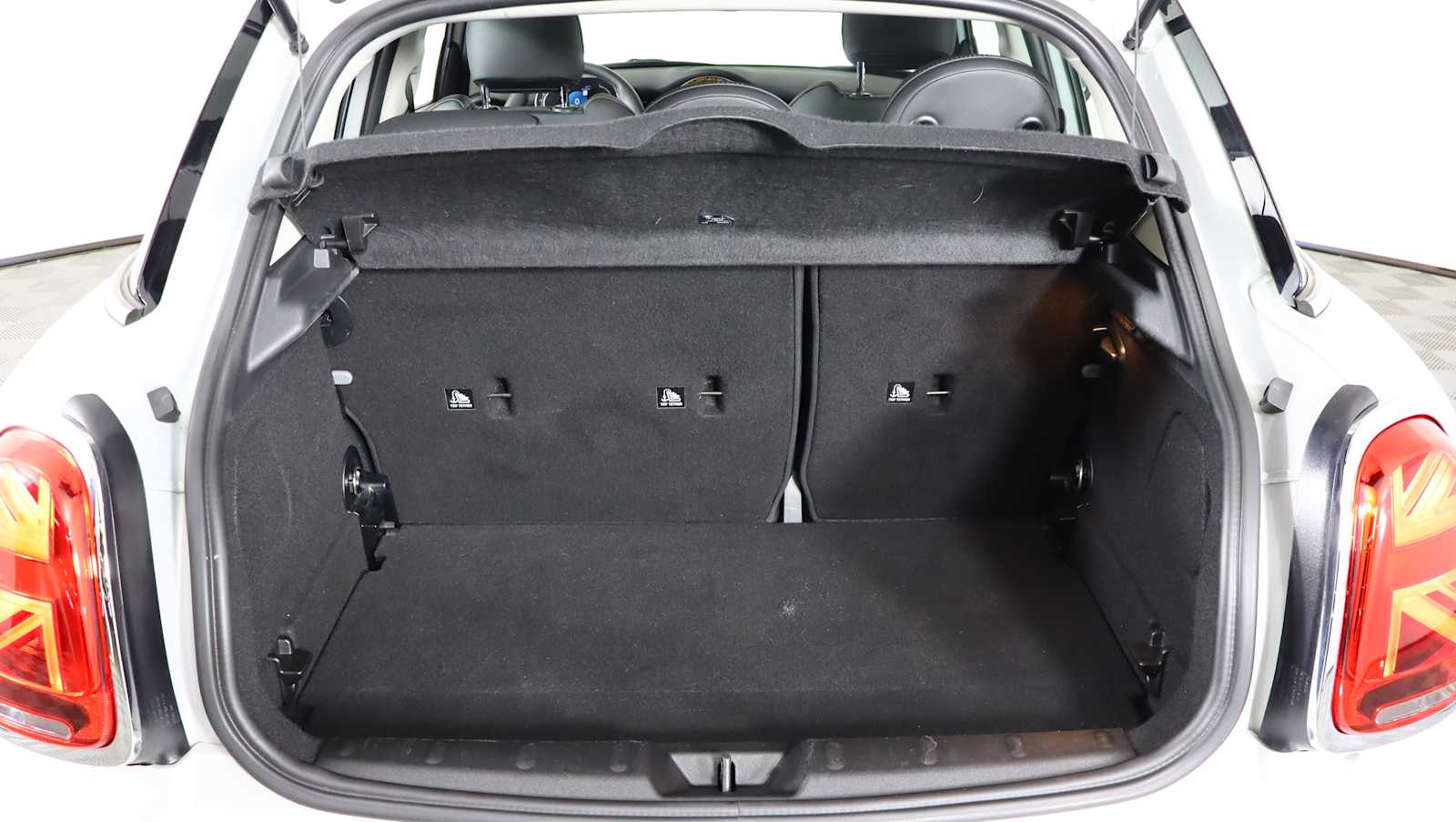 used 2023 MINI Hardtop 4 Door car, priced at $23,558