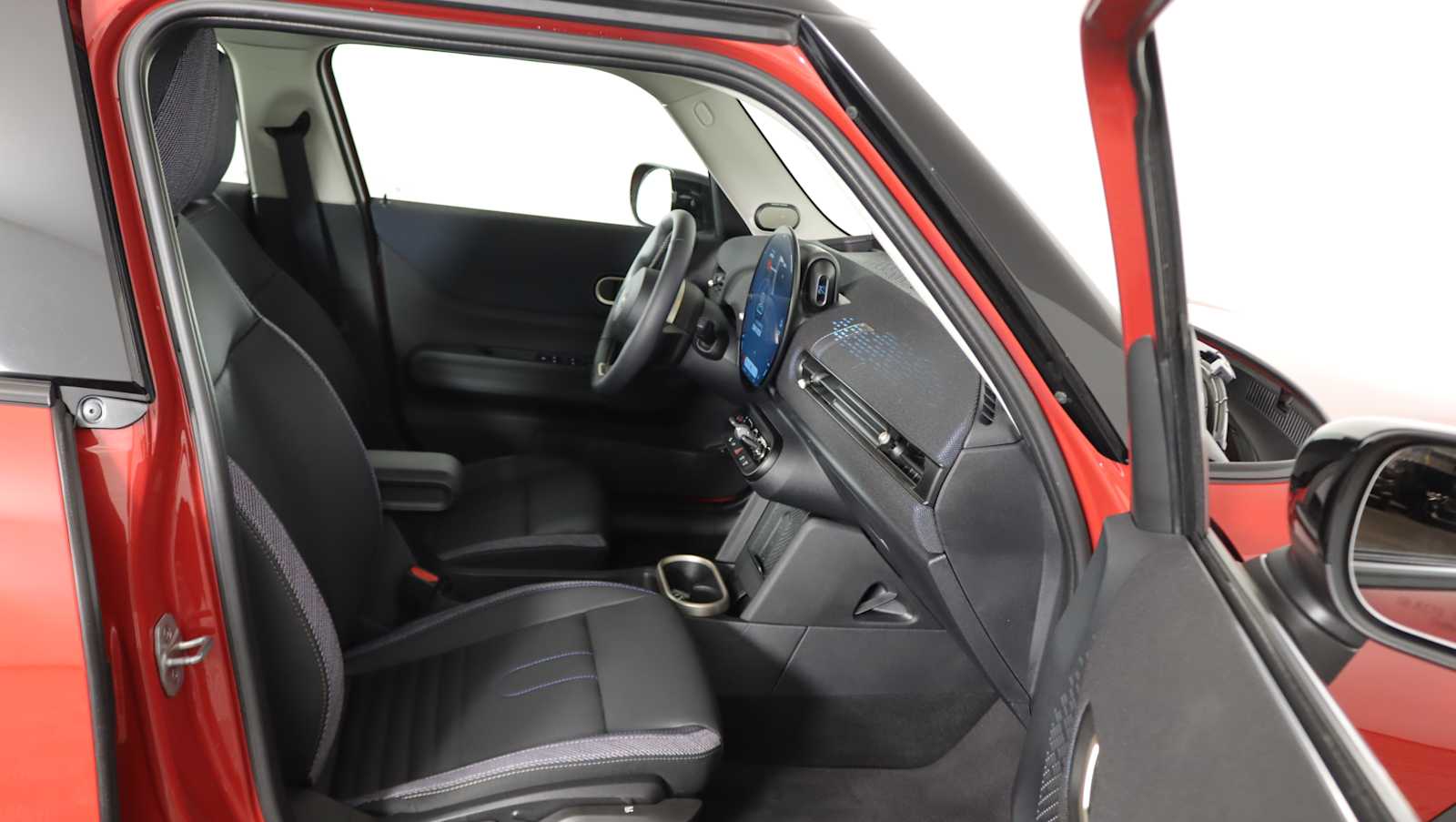 used 2025 MINI Hardtop 4 Door car, priced at $32,550