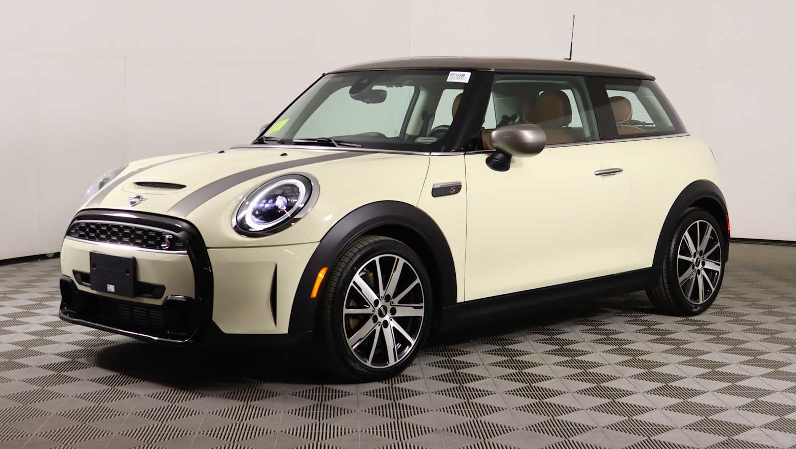 used 2022 MINI Hardtop 2 Door car, priced at $22,080