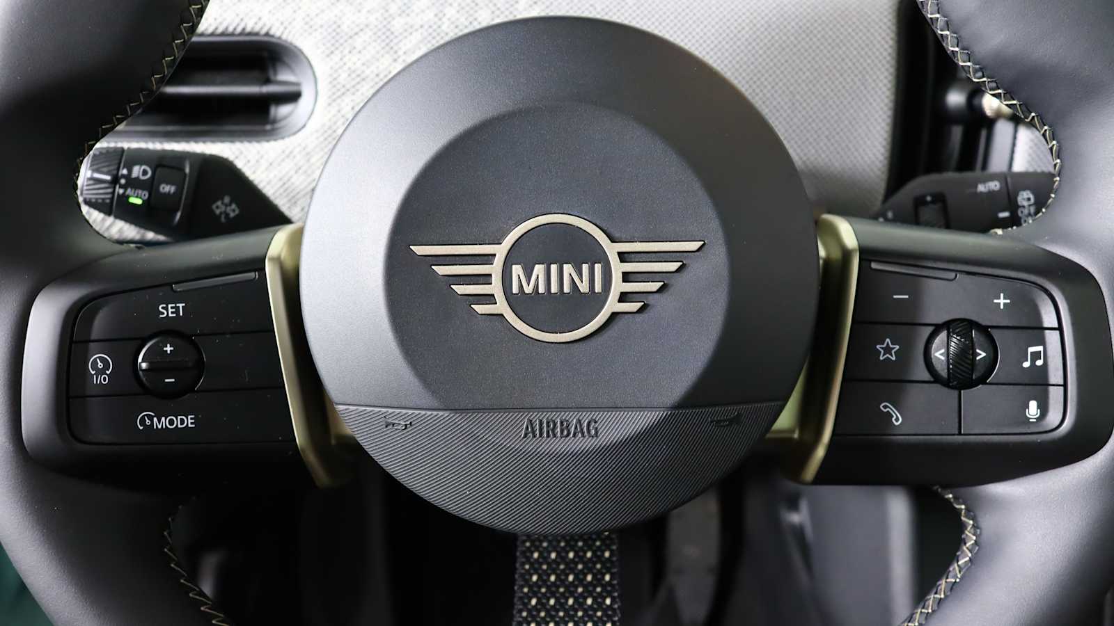 used 2025 MINI Hardtop 2 Door car, priced at $29,821