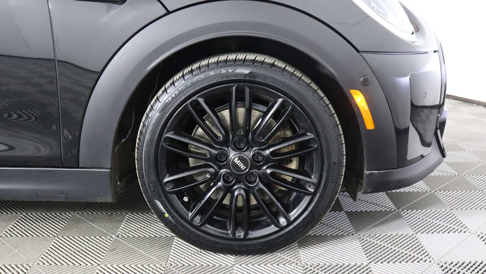 used 2023 MINI Hardtop 4 Door car, priced at $26,035