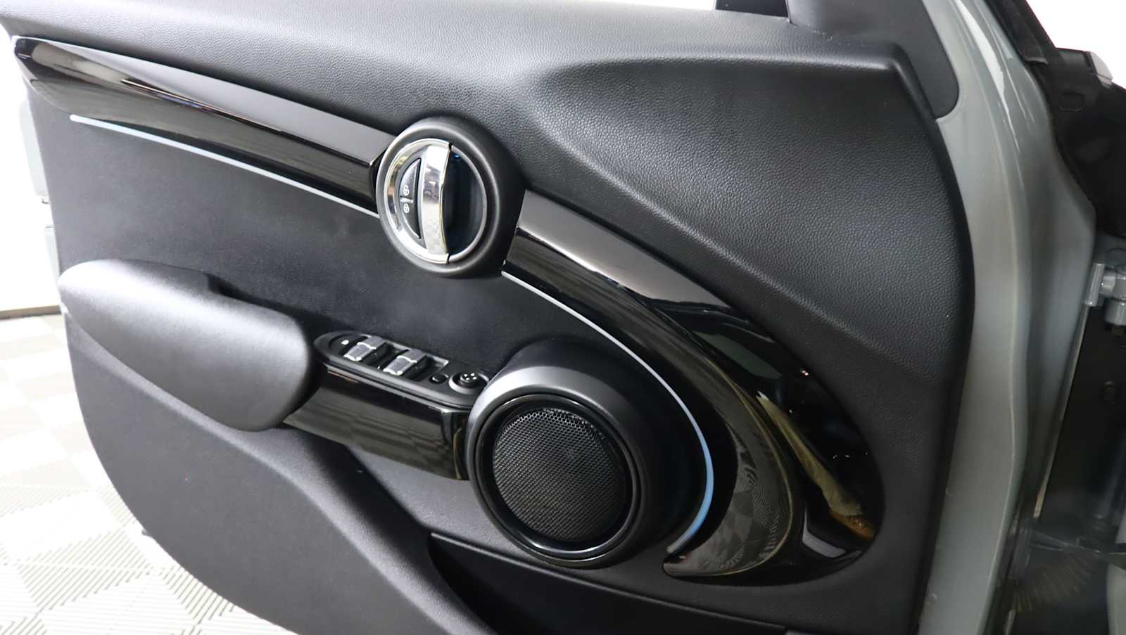 used 2023 MINI Hardtop 4 Door car, priced at $23,134