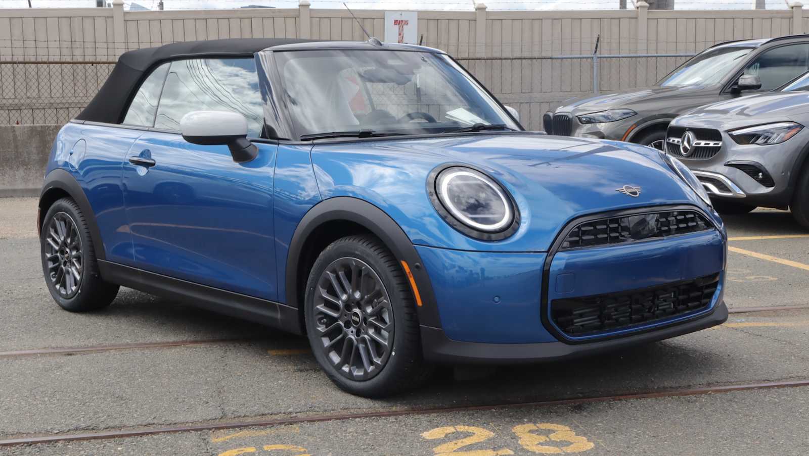 2026 MINI Convertible Cooper Signature's photo