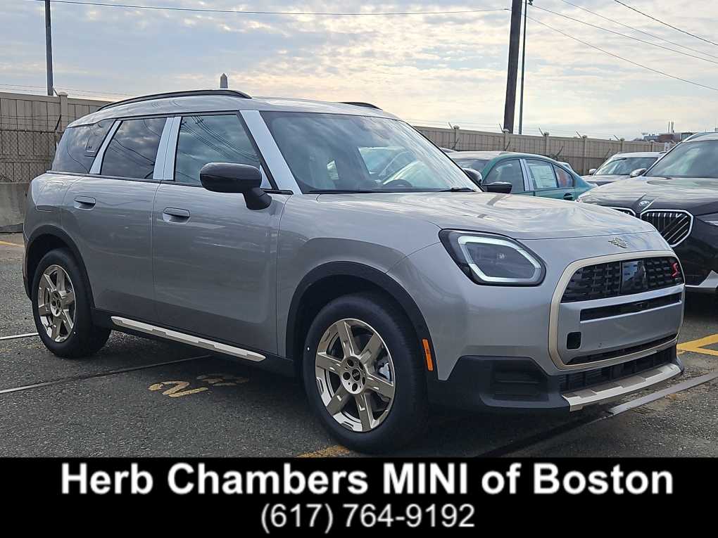 2025 MINI Countryman S's photo