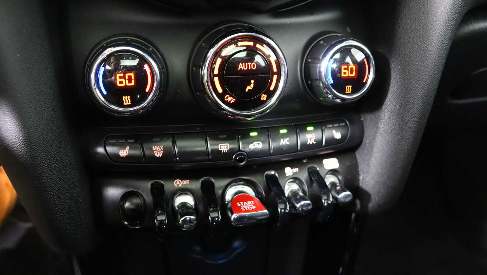 used 2023 MINI Hardtop 4 Door car, priced at $23,134