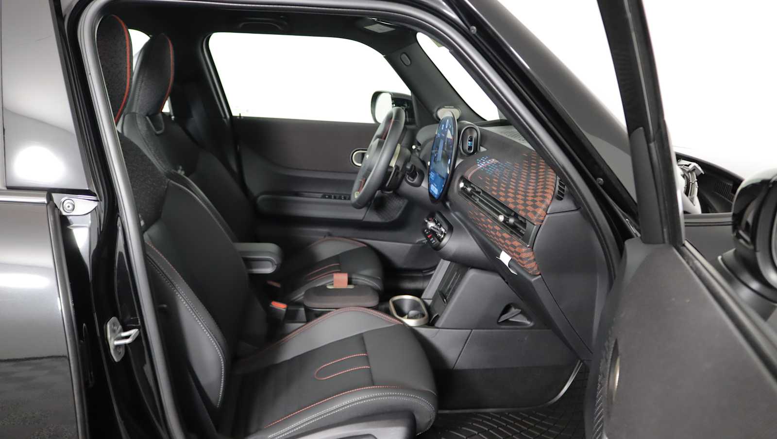 used 2025 MINI Hardtop 4 Door car, priced at $34,680