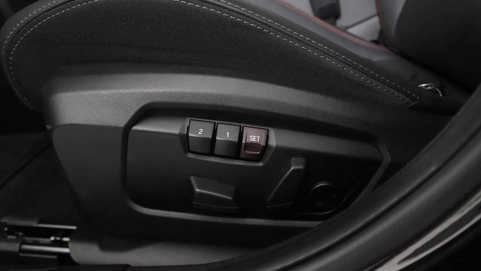 used 2025 MINI Hardtop 4 Door car, priced at $35,778