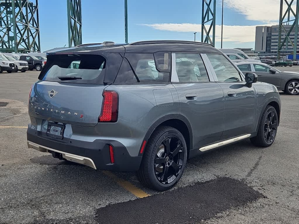 New 2026 MINI Countryman Signature Plus SUV