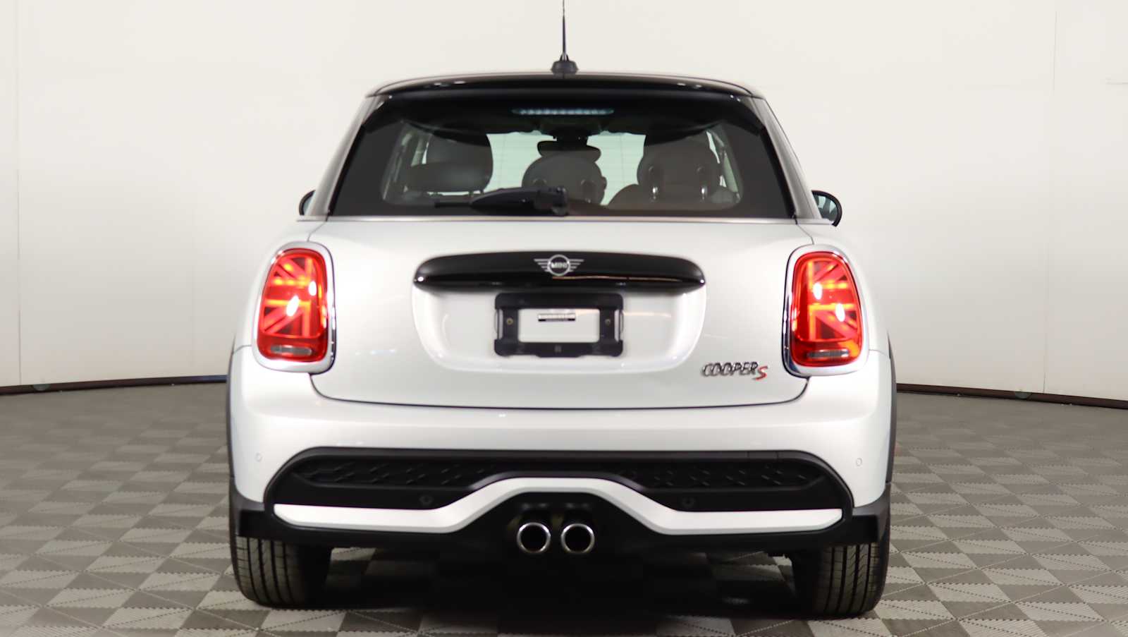 used 2023 MINI Hardtop 4 Door car, priced at $23,558