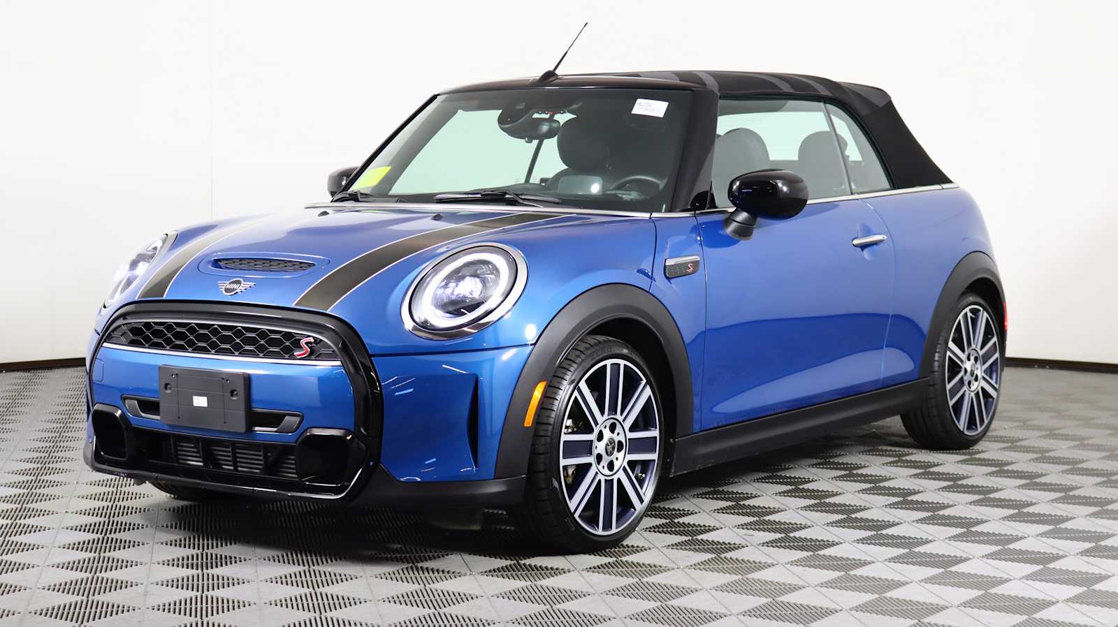 2022 Mini Cooper S Convertible photo 3