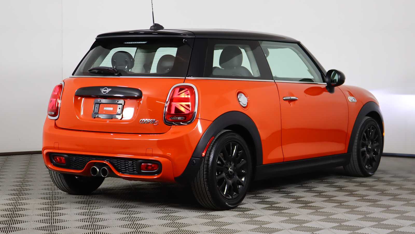 used 2019 MINI Hardtop 2 Door car, priced at $19,036