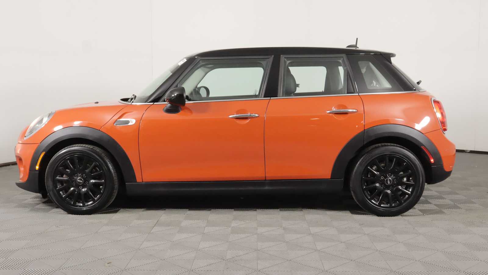 Used 2019 MINI Hardtop 4 Door Cooper Signature Hatchback