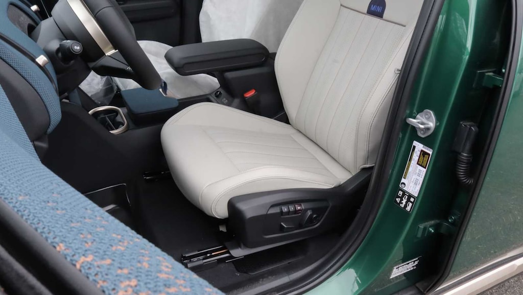 New 2026 MINI Countryman Signature Plus SUV