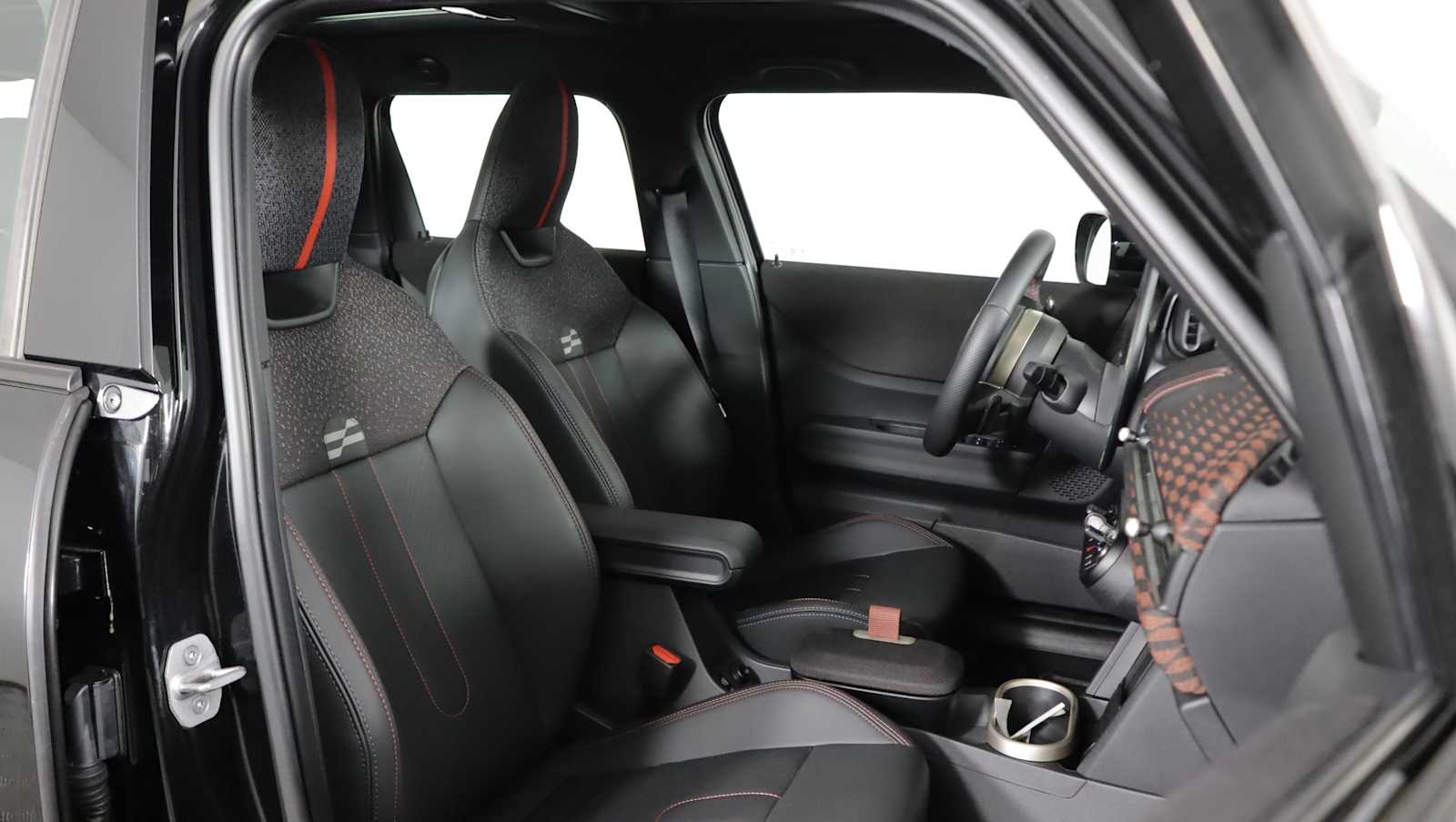 used 2025 MINI Hardtop 4 Door car, priced at $35,778
