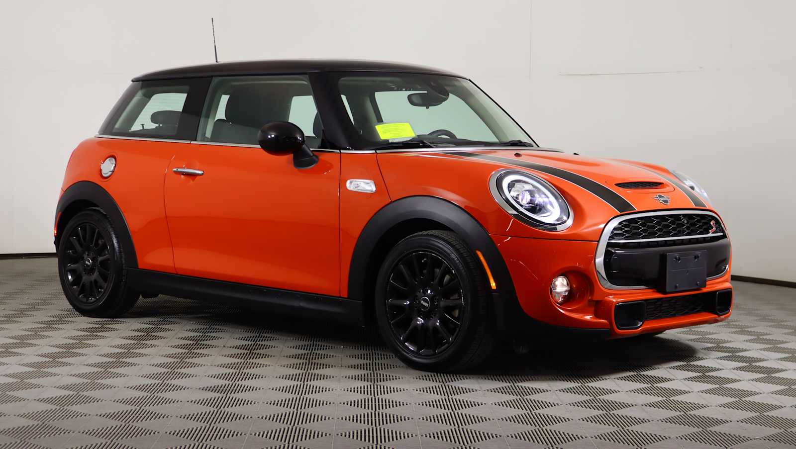 used 2019 MINI Hardtop 2 Door car, priced at $19,036