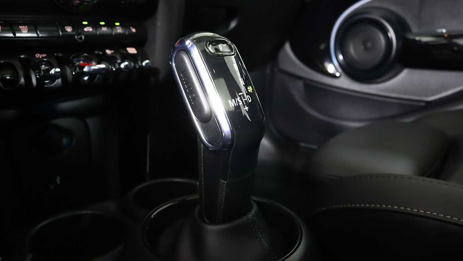 used 2023 MINI Hardtop 4 Door car, priced at $23,134