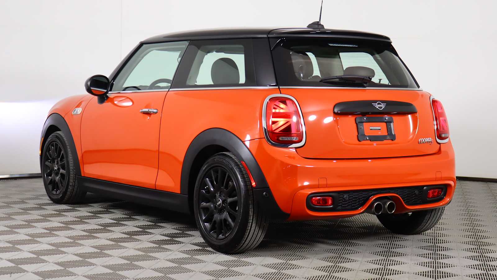 used 2019 MINI Hardtop 2 Door car, priced at $19,036