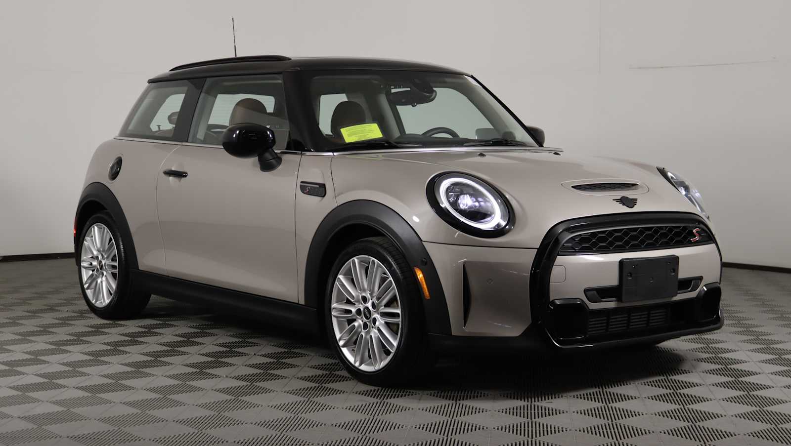 Rooftop Gray 2023 MINI Cooper S 2-Door Hatchback FWD Hatchback Front-Wheel Drive Automatic