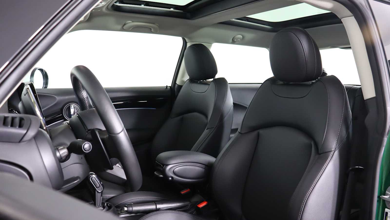 used 2023 MINI Hardtop 2 Door car, priced at $23,771