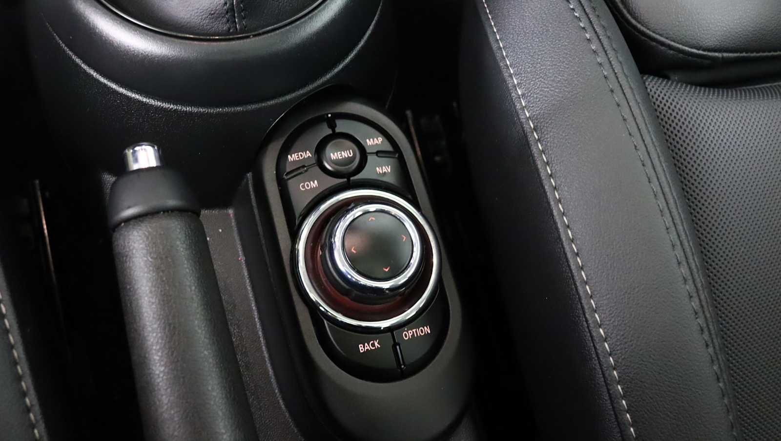 used 2023 MINI Hardtop 4 Door car, priced at $23,134