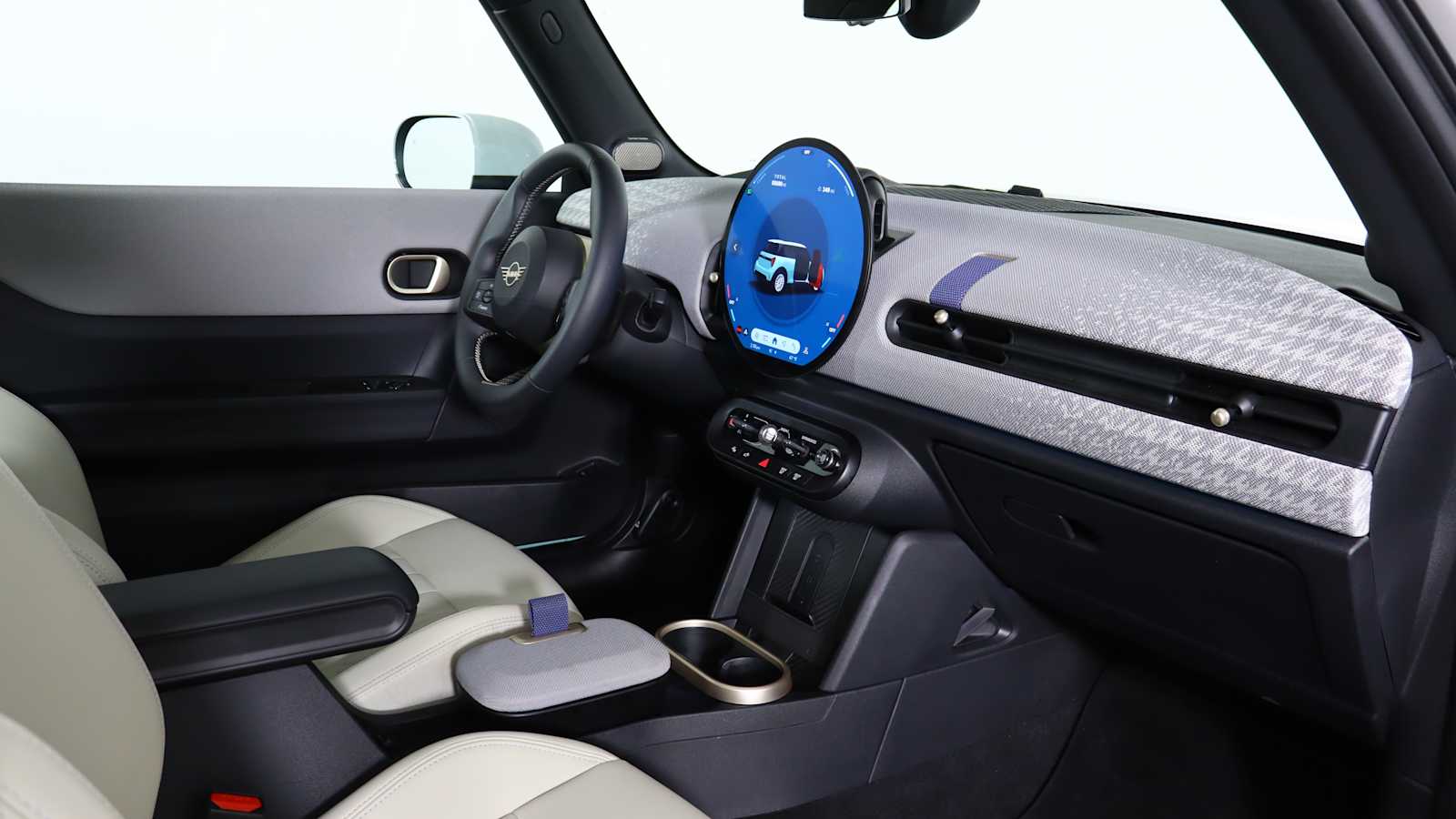 used 2025 MINI Hardtop 2 Door car, priced at $29,821