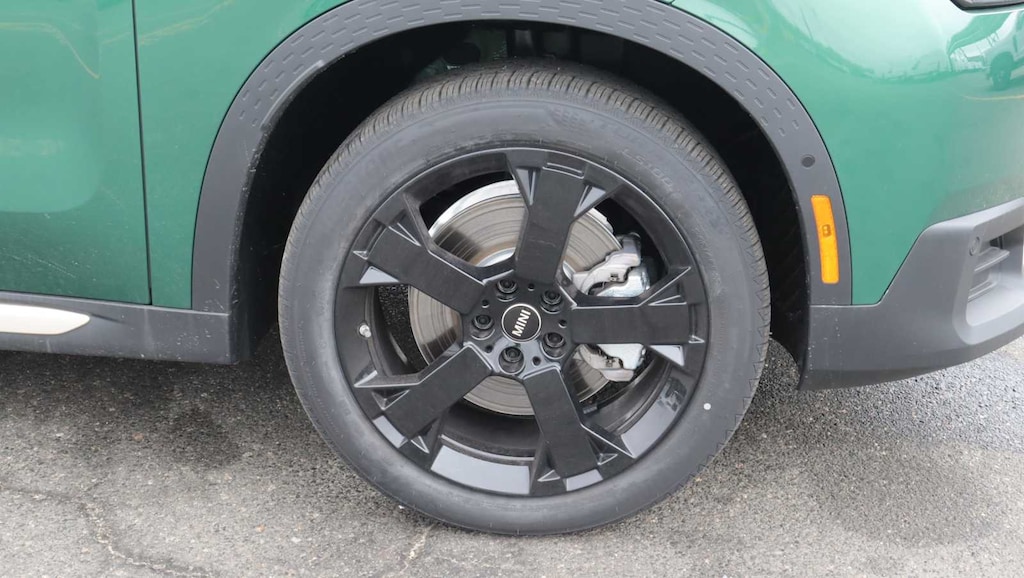 New 2026 MINI Countryman Signature Plus SUV