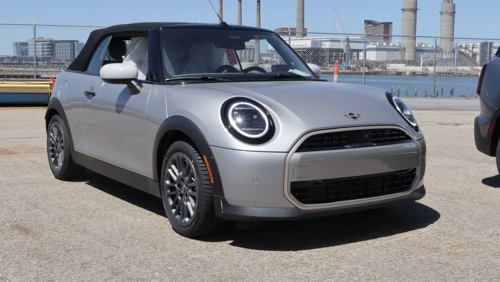 2026 MINI Convertible Cooper Signature's photo