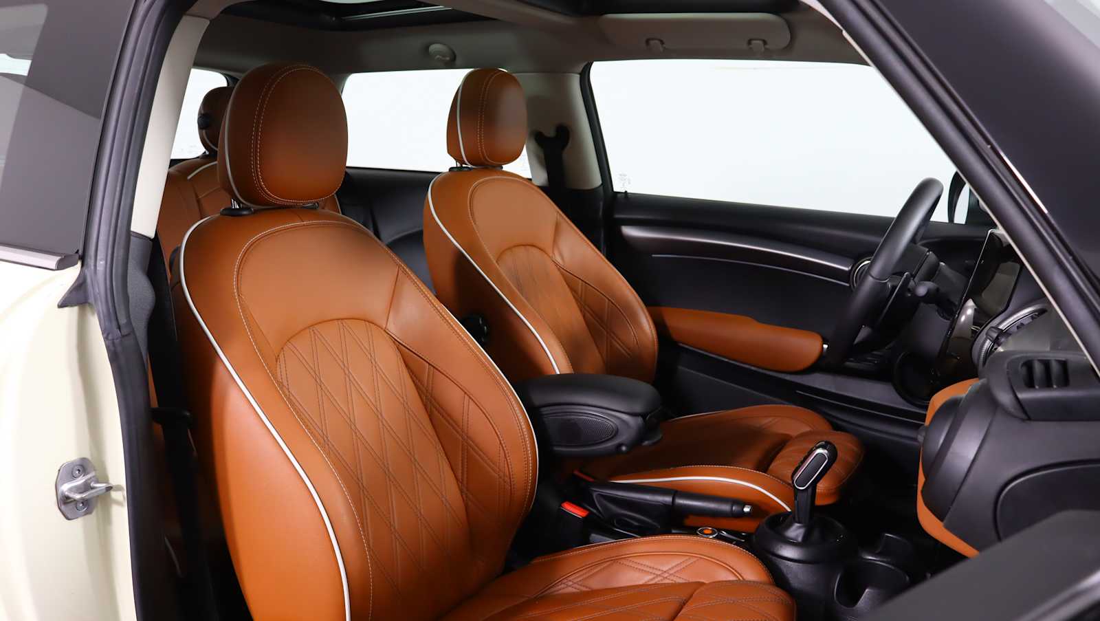 used 2022 MINI Hardtop 2 Door car, priced at $22,080