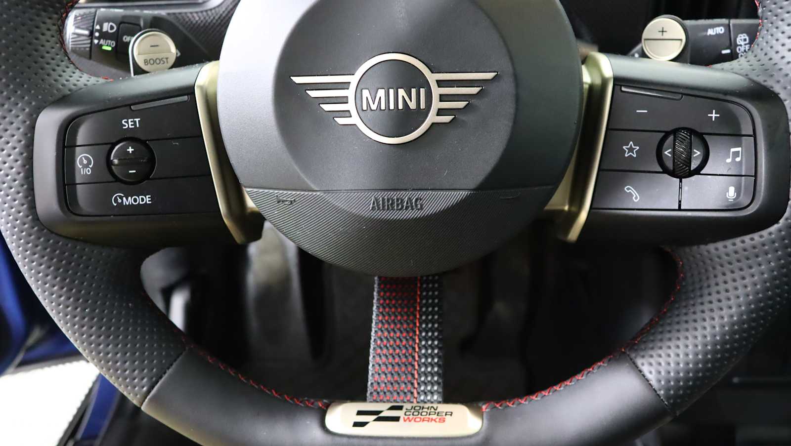 used 2025 MINI Hardtop 4 Door car, priced at $33,038