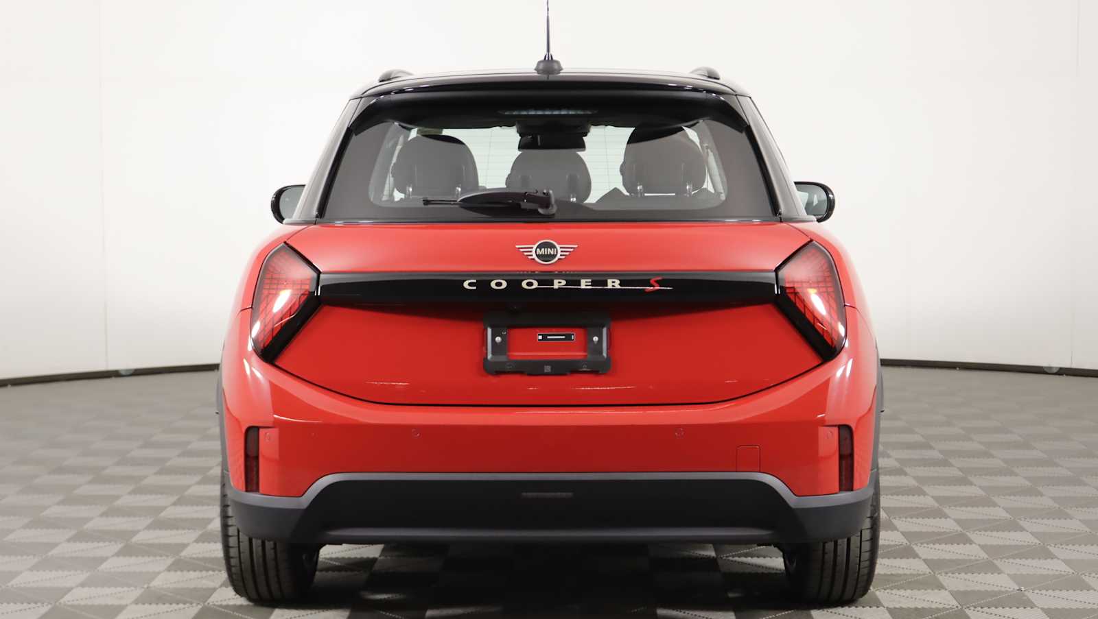 used 2025 MINI Hardtop 4 Door car, priced at $32,550