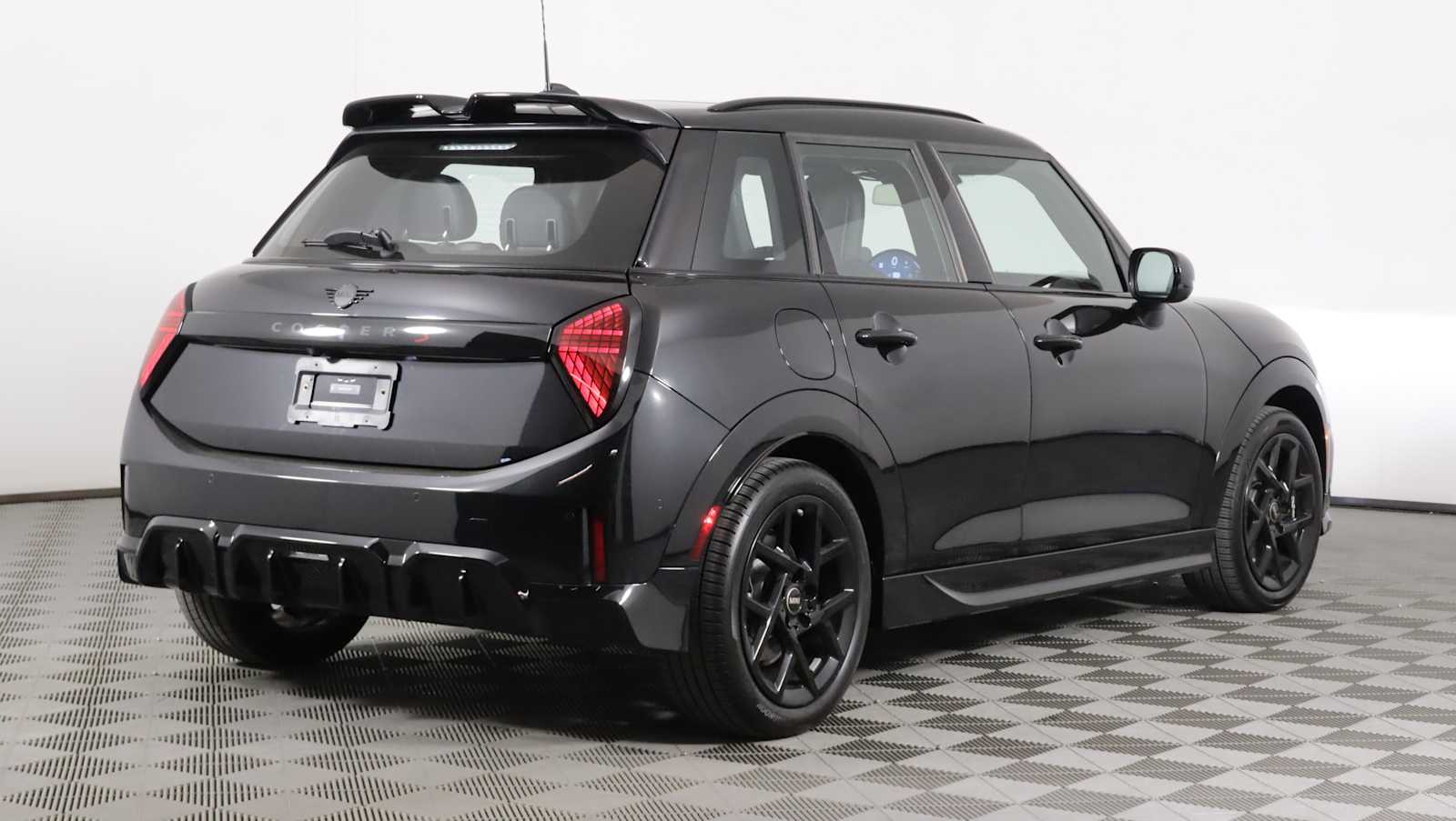 used 2025 MINI Hardtop 4 Door car, priced at $35,778