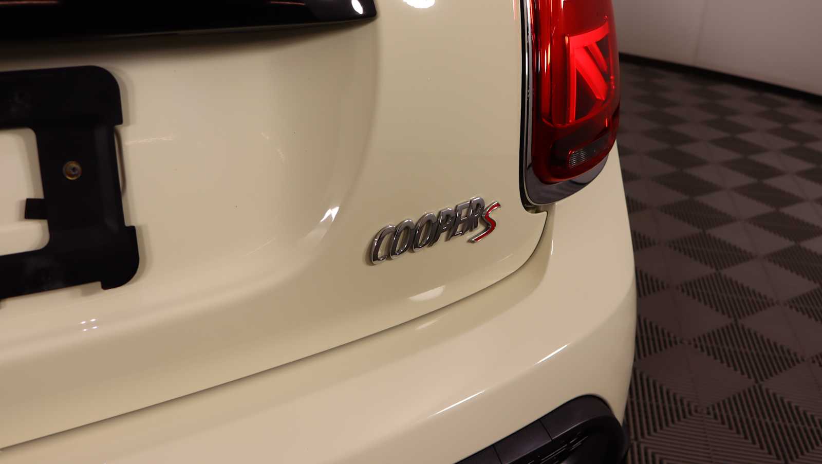 used 2022 MINI Hardtop 2 Door car, priced at $22,080