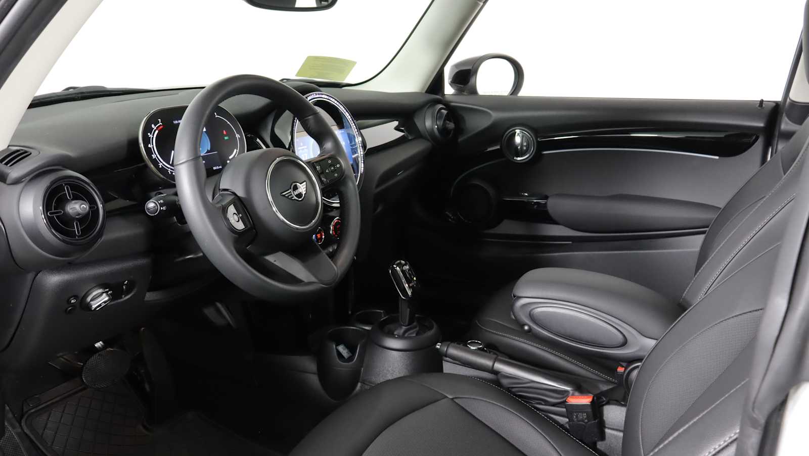 used 2023 MINI Hardtop 2 Door car, priced at $23,878