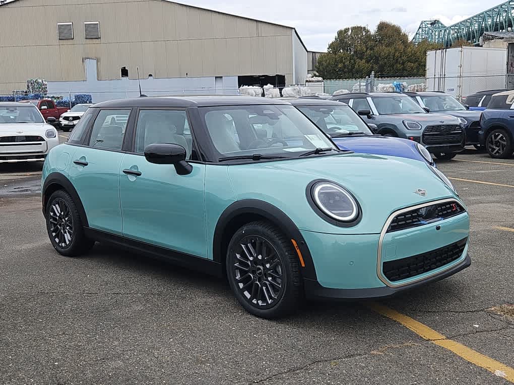 2026 MINI Hardtop 4 Door S's photo