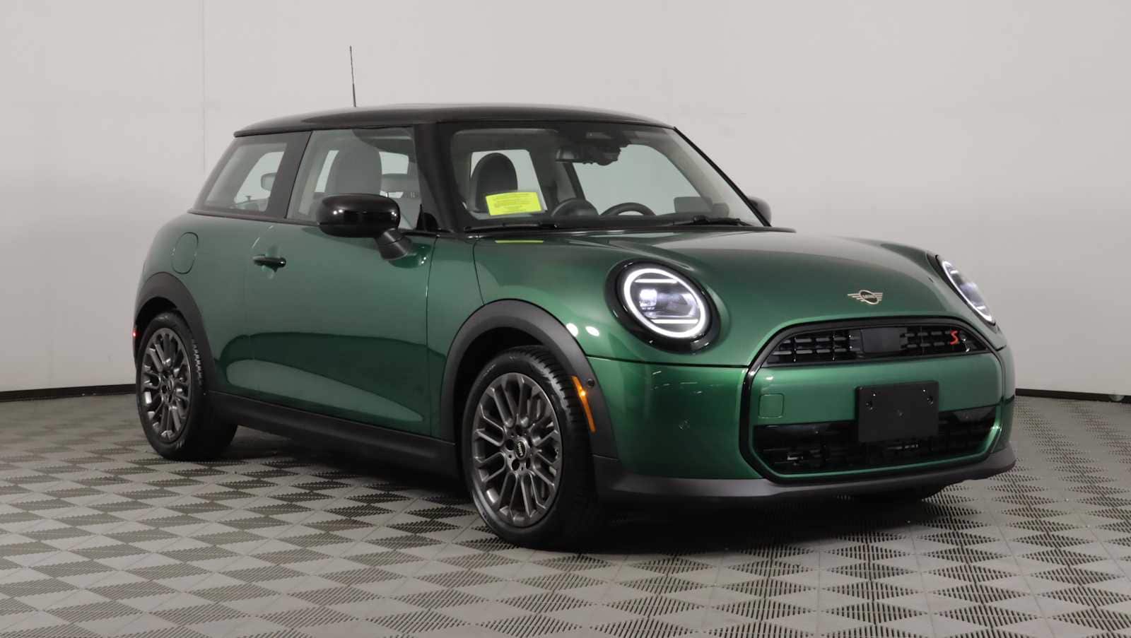 2025 MINI Hardtop Cooper S's photo