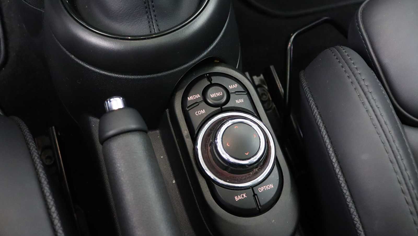 used 2023 MINI Hardtop 4 Door car, priced at $26,035