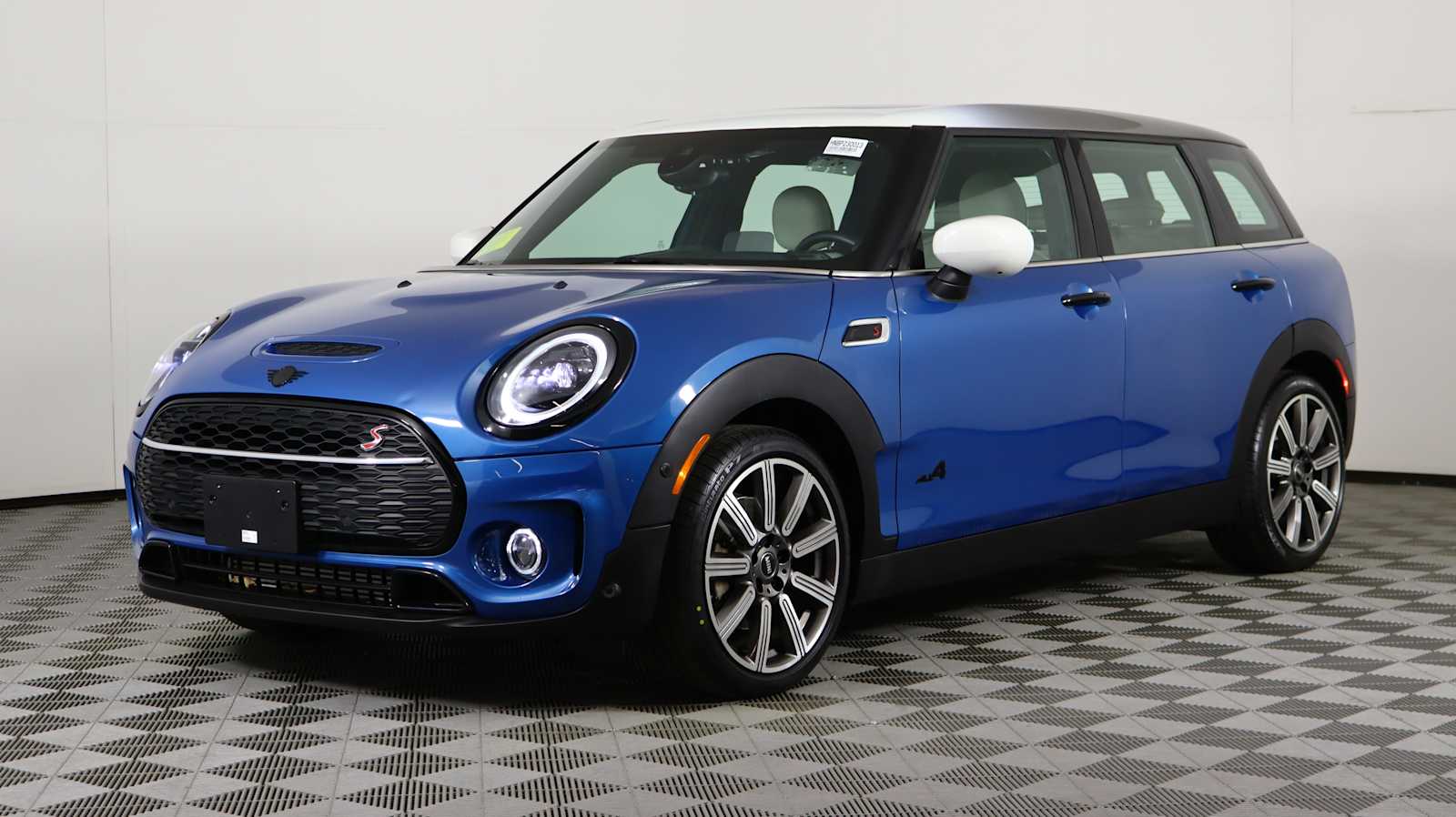 2023 Mini Clubman Base S ALL4 photo 3