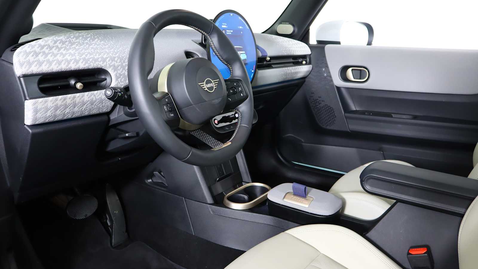 used 2025 MINI Hardtop 2 Door car, priced at $29,821