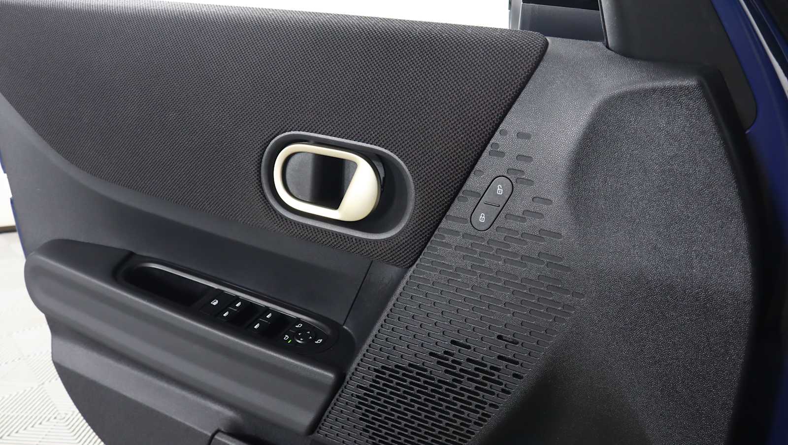 used 2025 MINI Hardtop 4 Door car, priced at $33,038