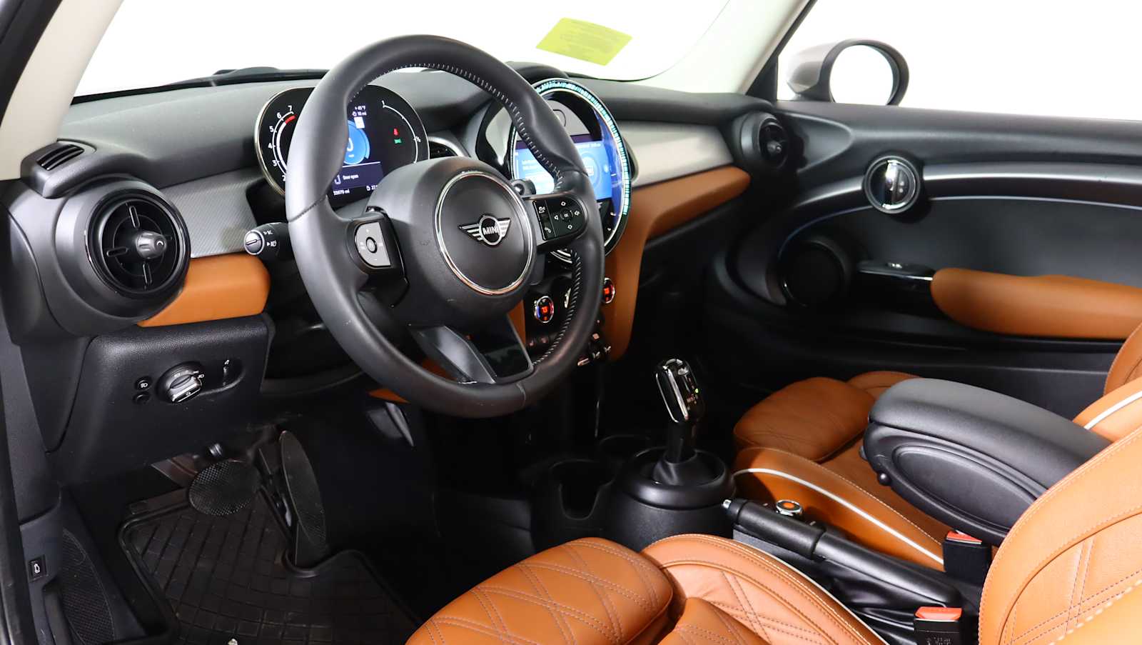 used 2022 MINI Hardtop 2 Door car, priced at $22,080