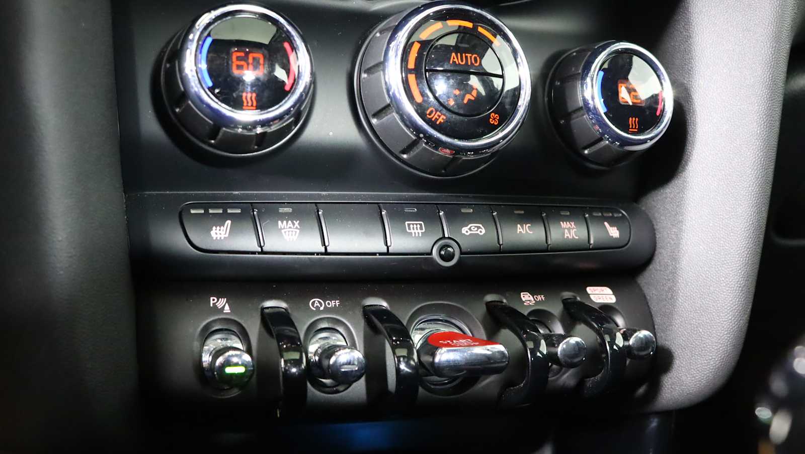 used 2023 MINI Hardtop 4 Door car, priced at $26,035