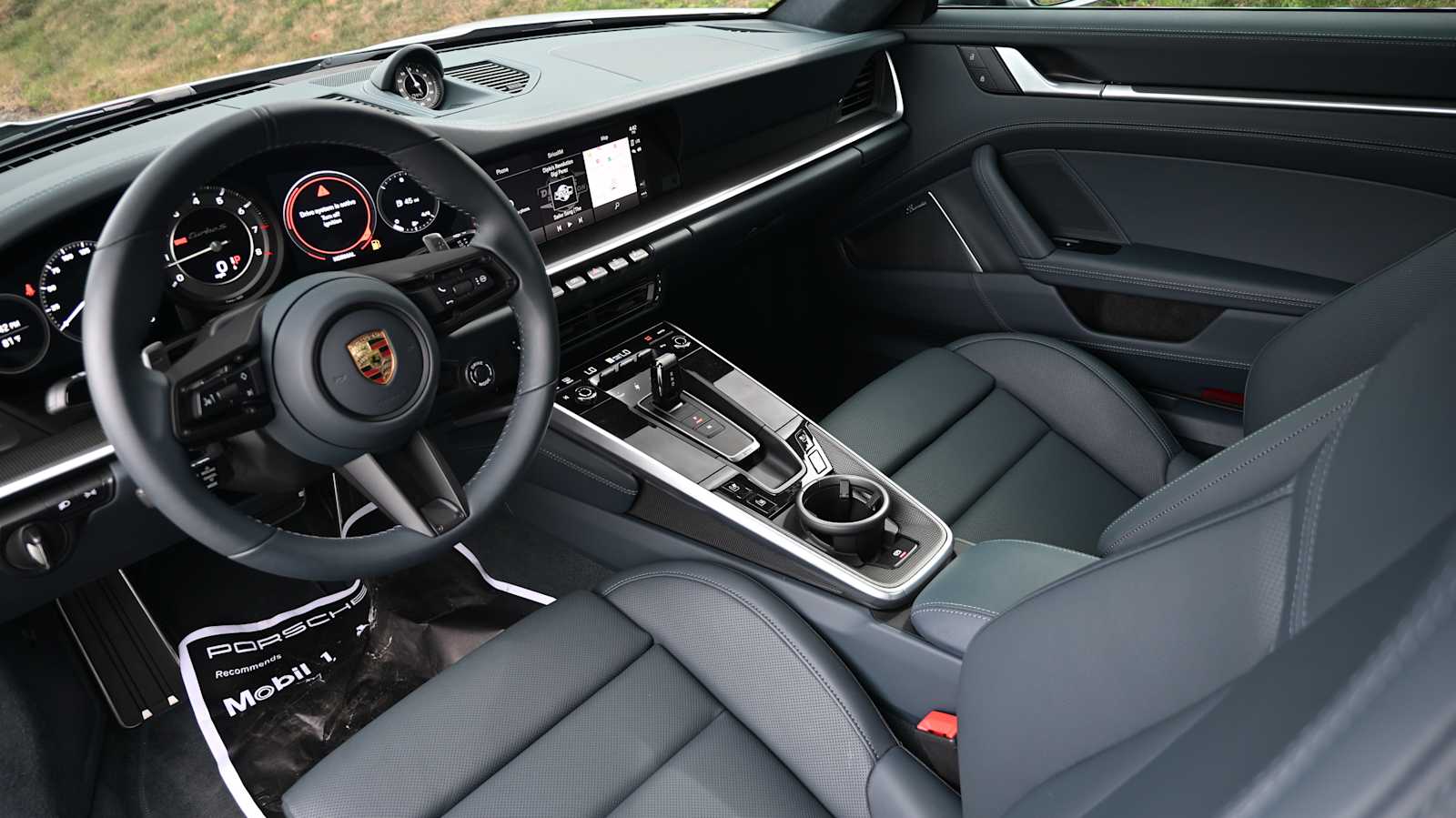 2025 Porsche 911 Turbo S photo 4