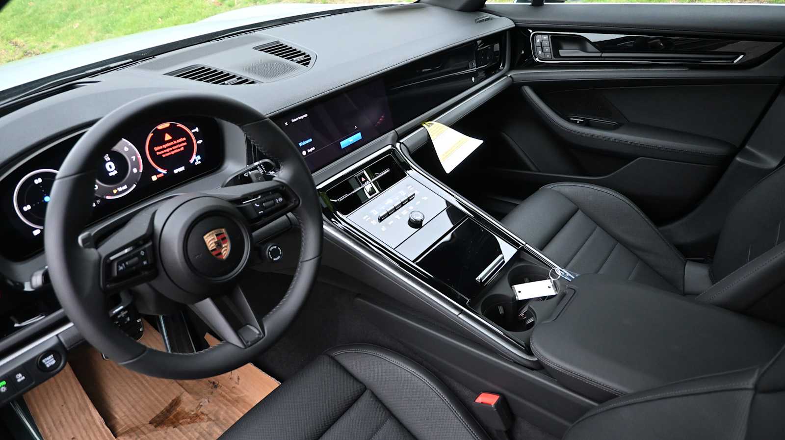 2025 Porsche Panamera 4 photo 4