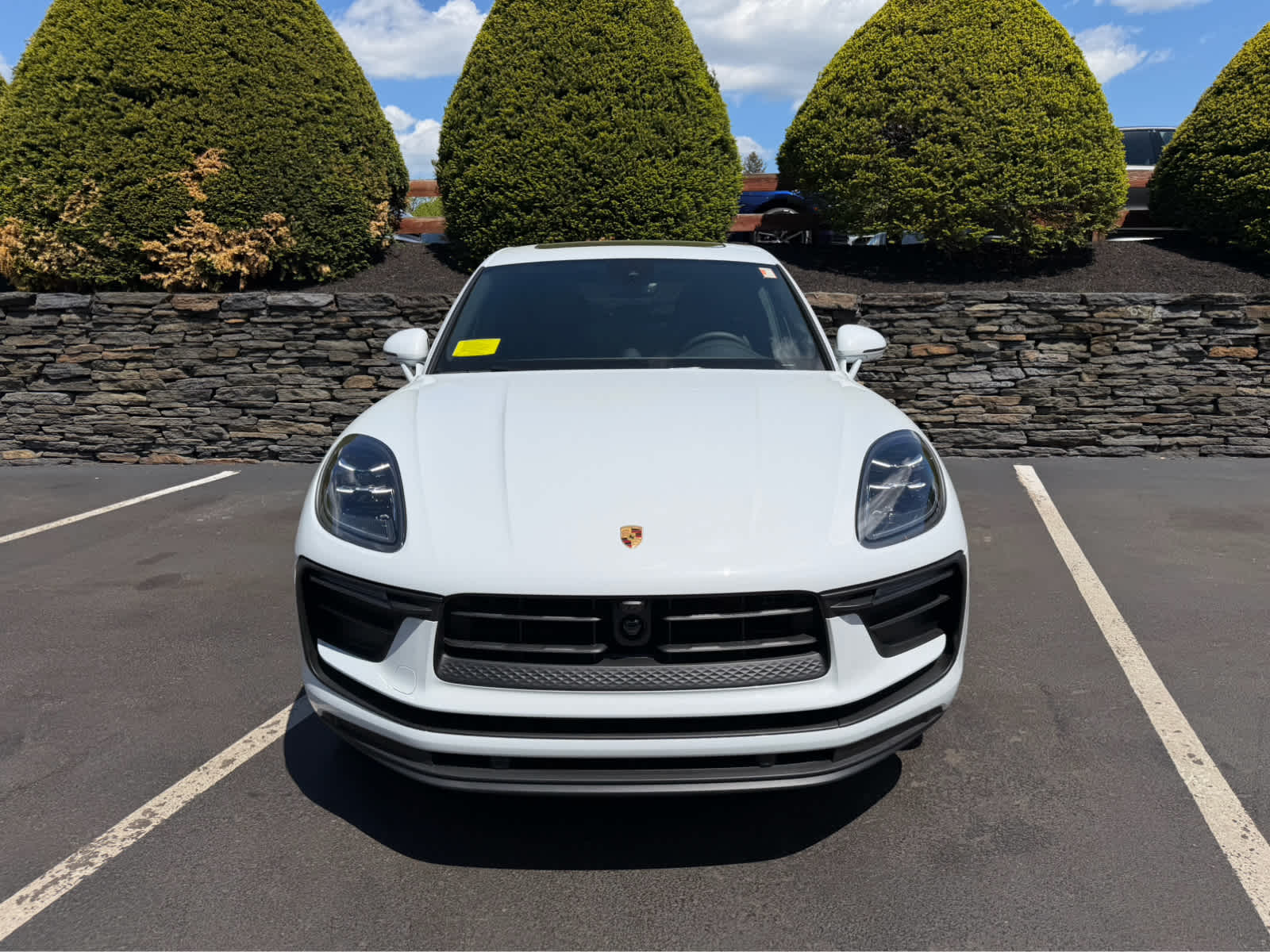 2026 Porsche Macan T - Photo 10