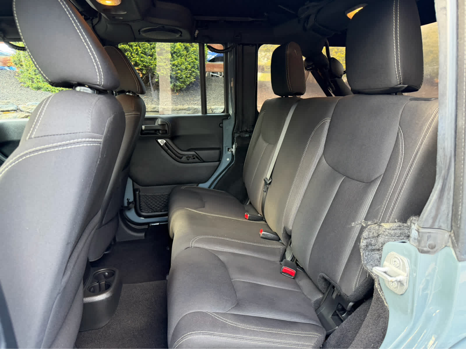 2014 Jeep Wrangler Unlimited Sahara - Photo 18