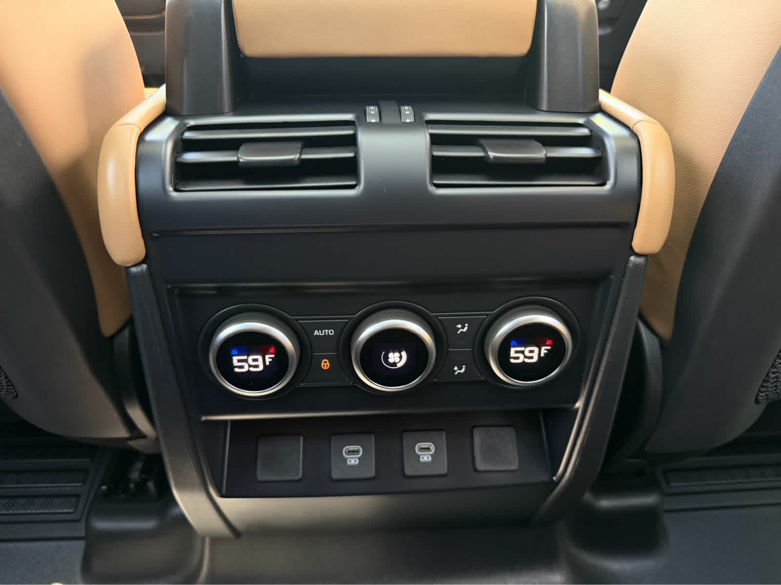 2025 Land Rover Defender X-Dynamic SE - Photo 30