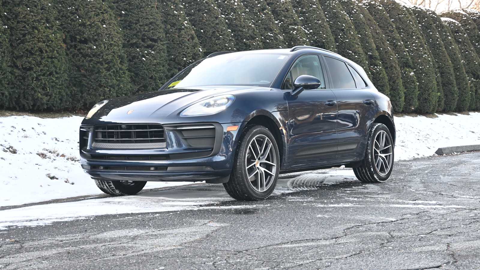 2022 Porsche Macan AWD