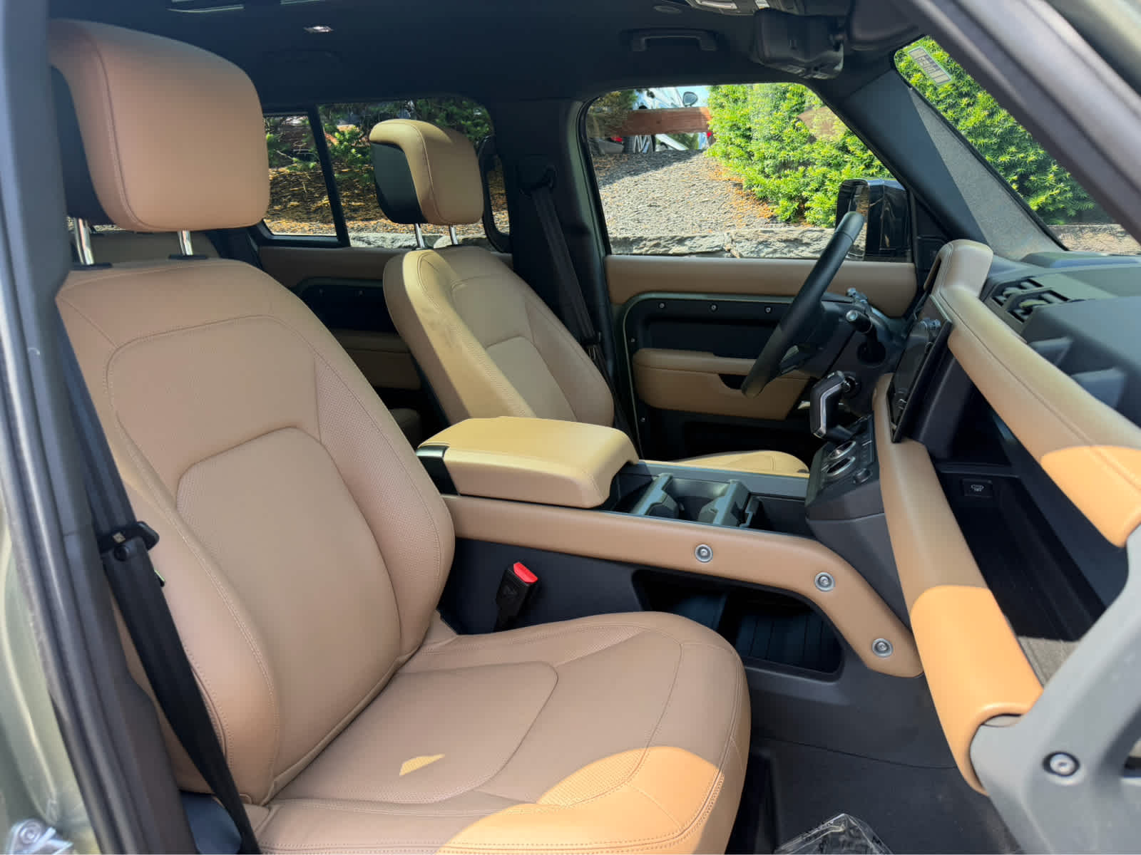 2025 Land Rover Defender X-Dynamic SE - Photo 20